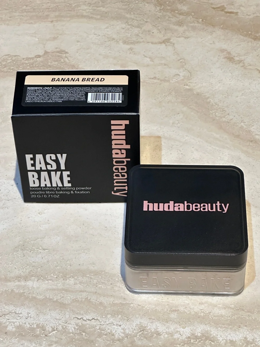 HUDA BEAUTY Easy Bake Blurring Loose Baking & Setting Powder - Banana Bread